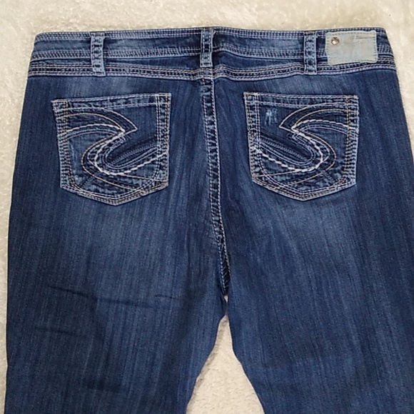 Silver Jeans size 22 Twisted Capri Distressed - Picture 4 of 13